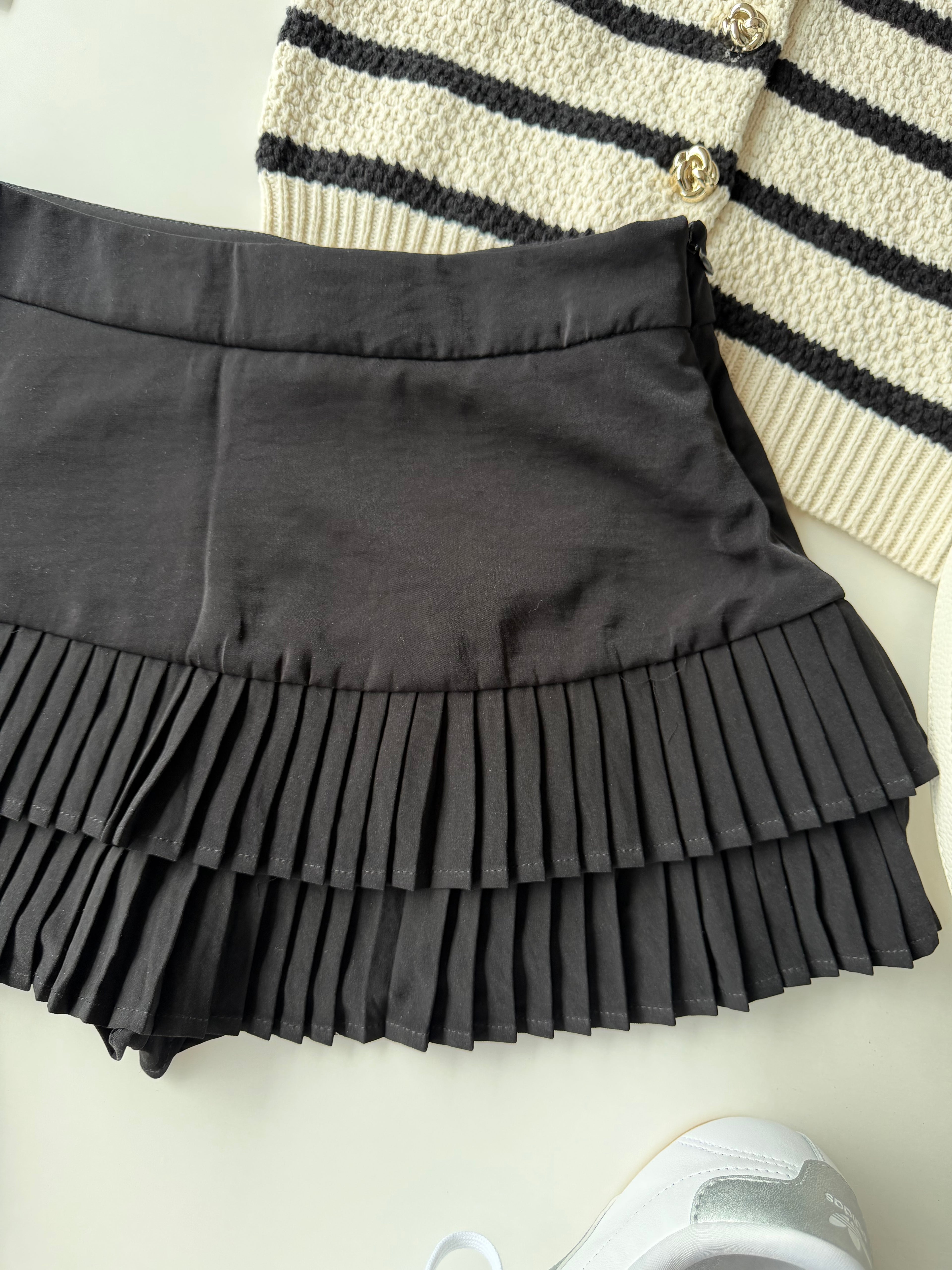 Skort negra tableada