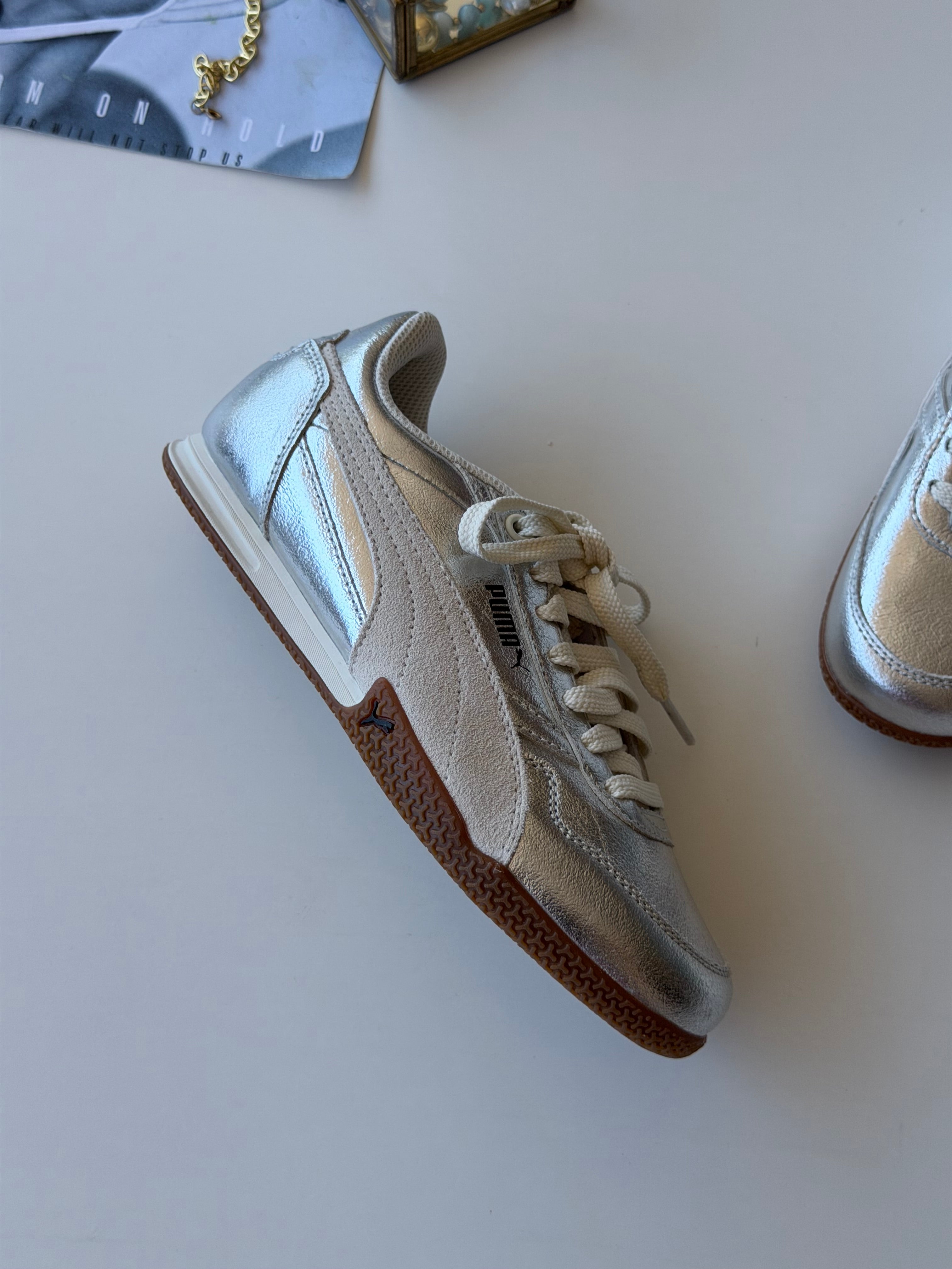 Tenis Puma metálicos
