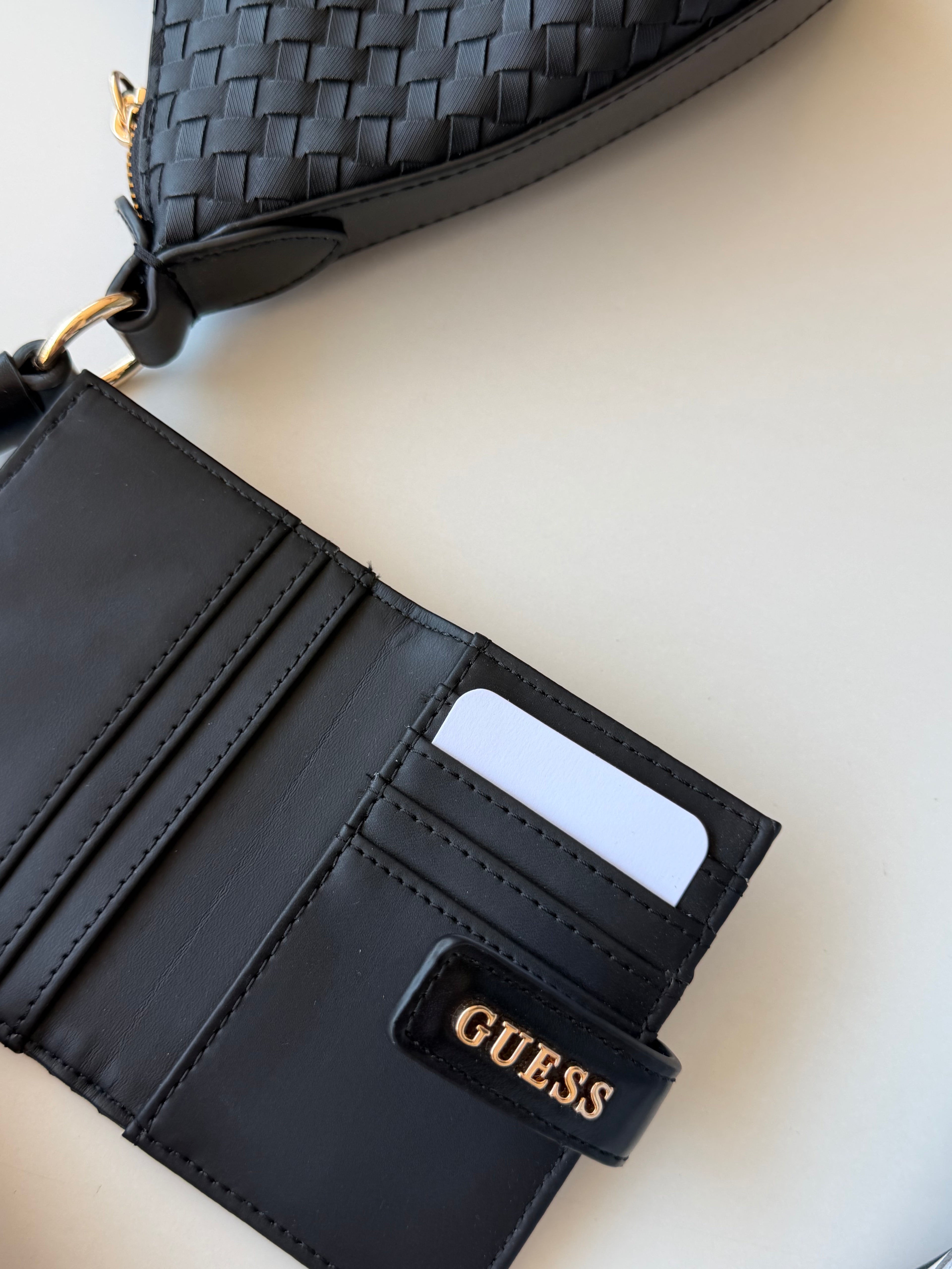 Tarjetero textura Guess