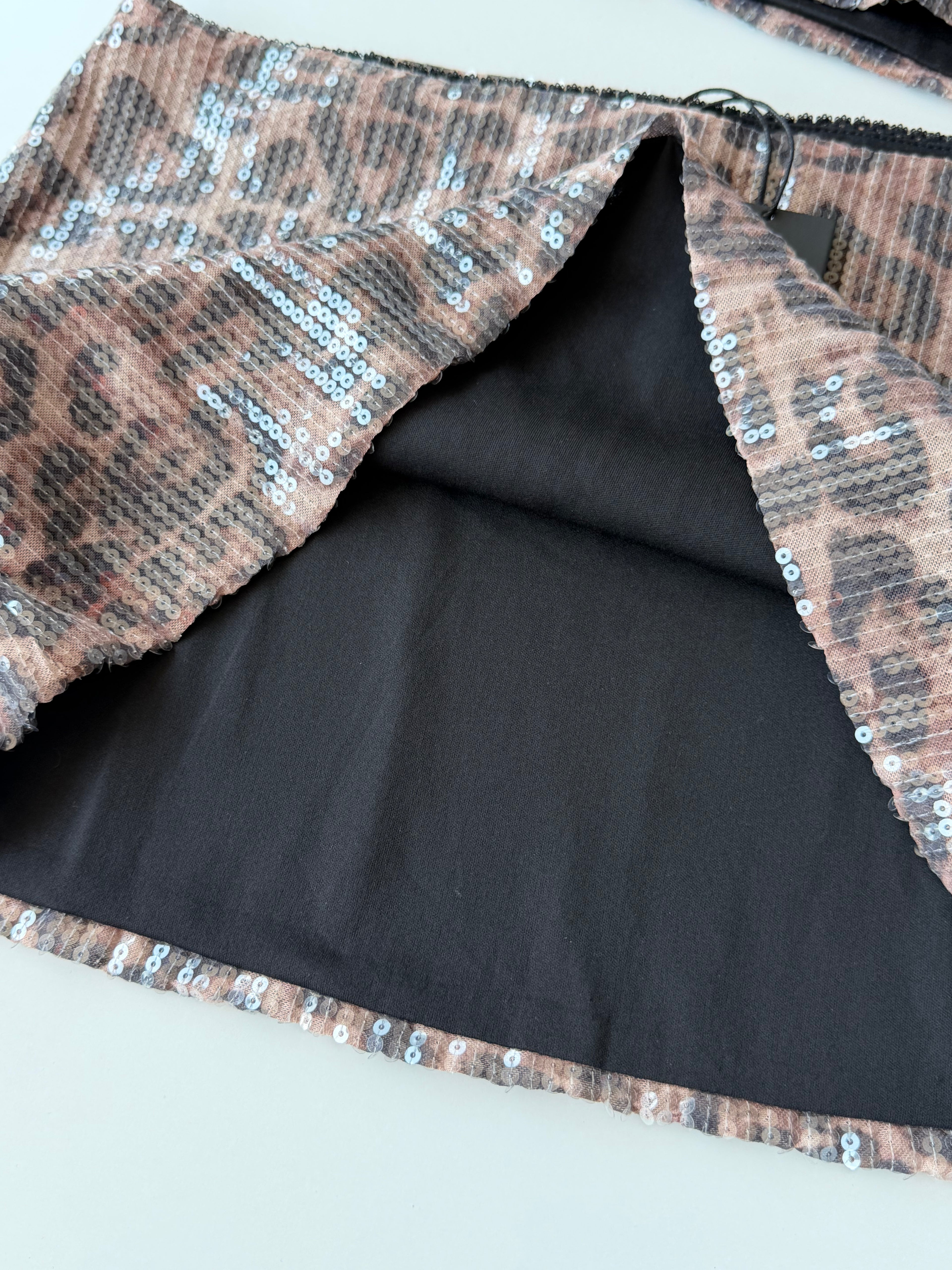 Conjunto BERSHKA de leopardo