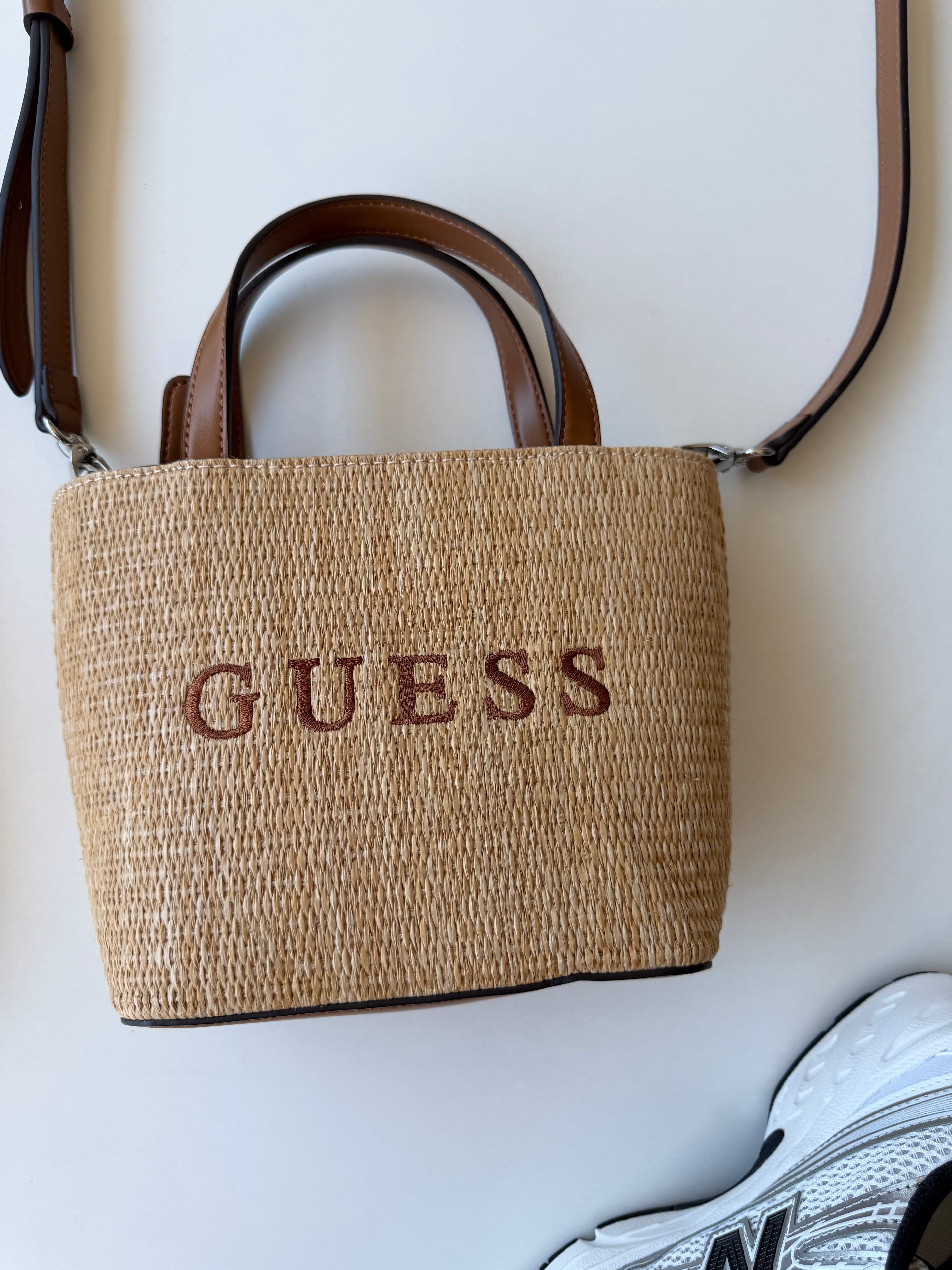 Bolsa Guess mimbre
