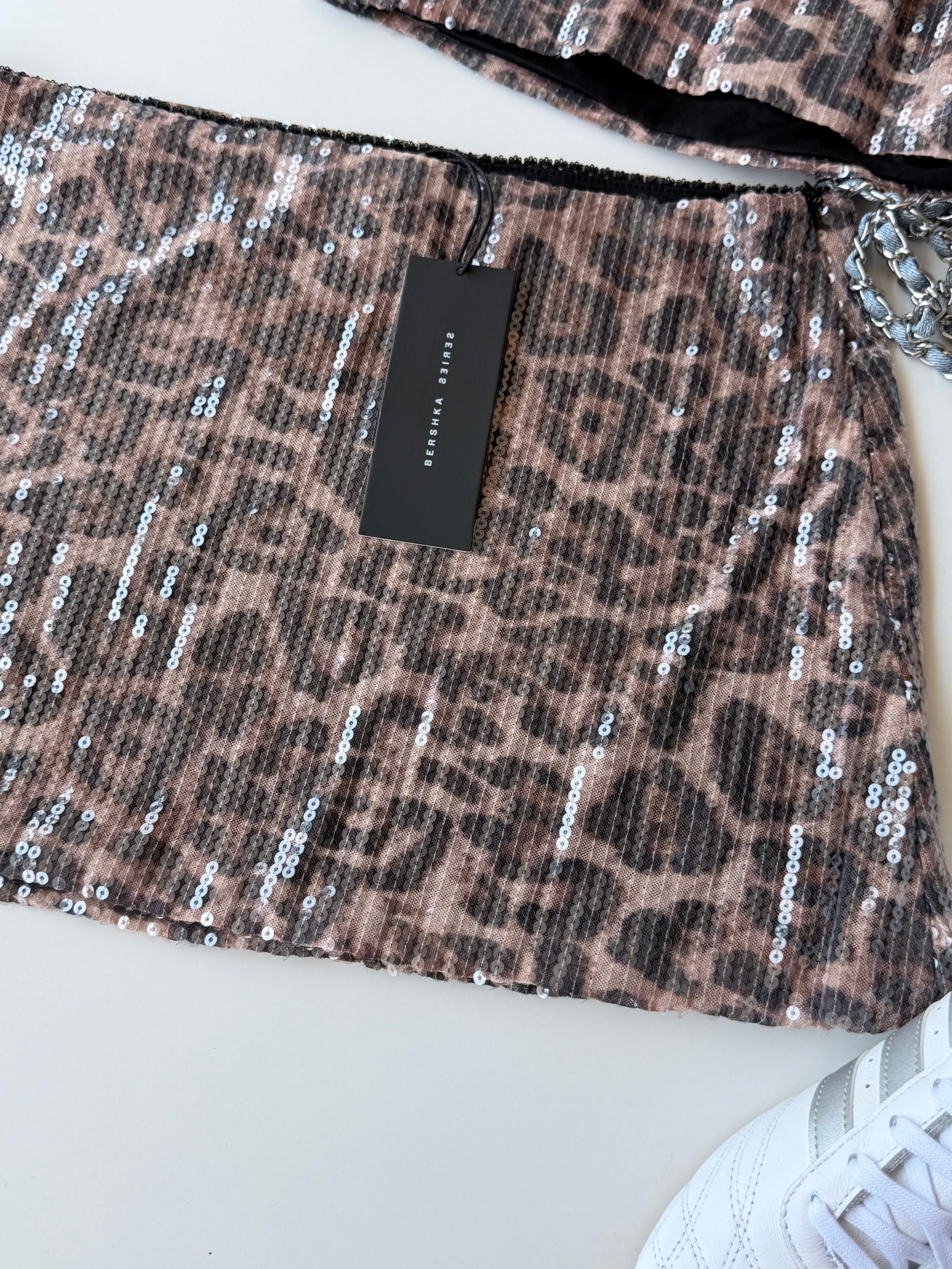 Conjunto BERSHKA de leopardo