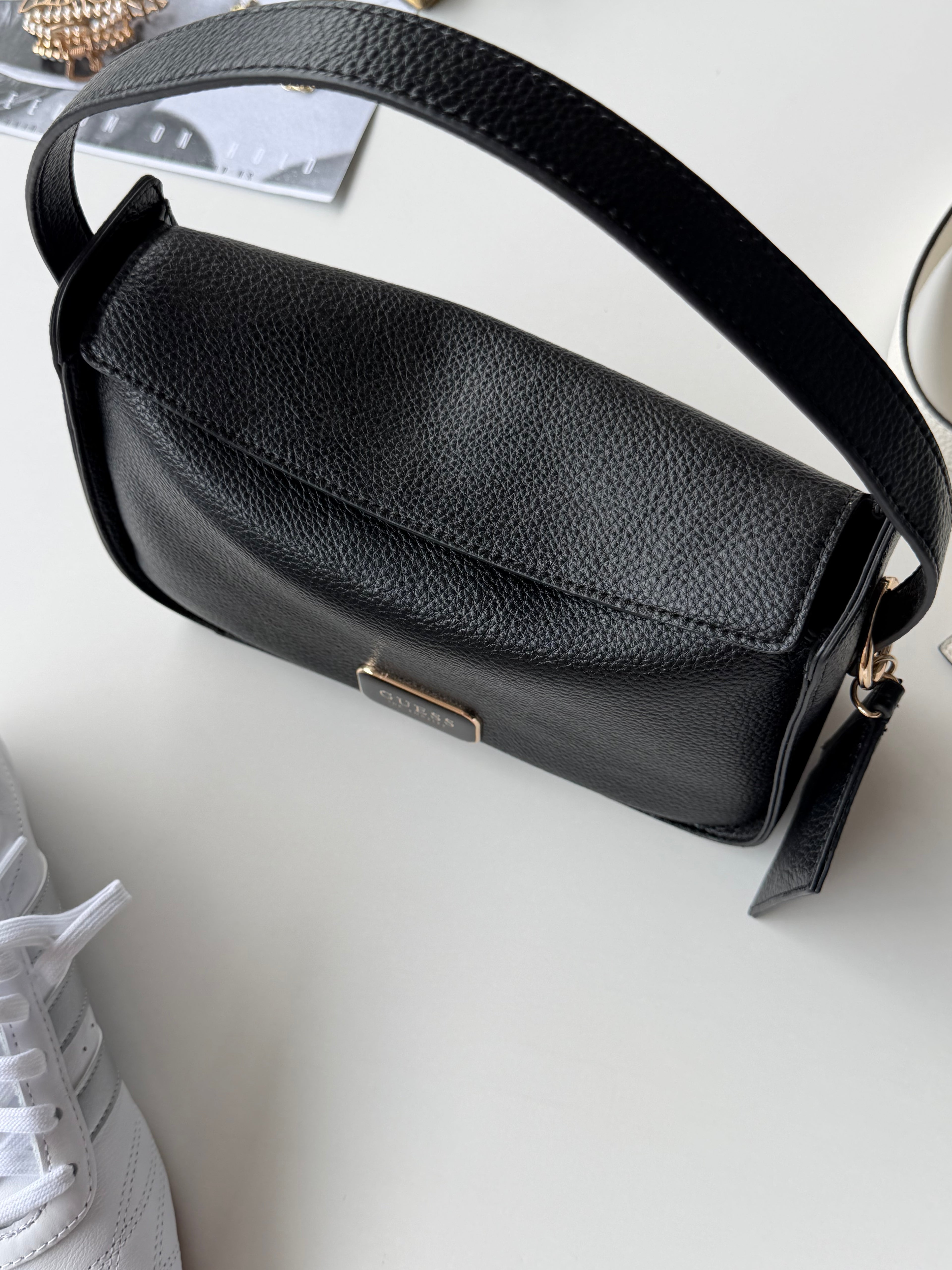 Bolsa shoulder bag Guess con tarjetero