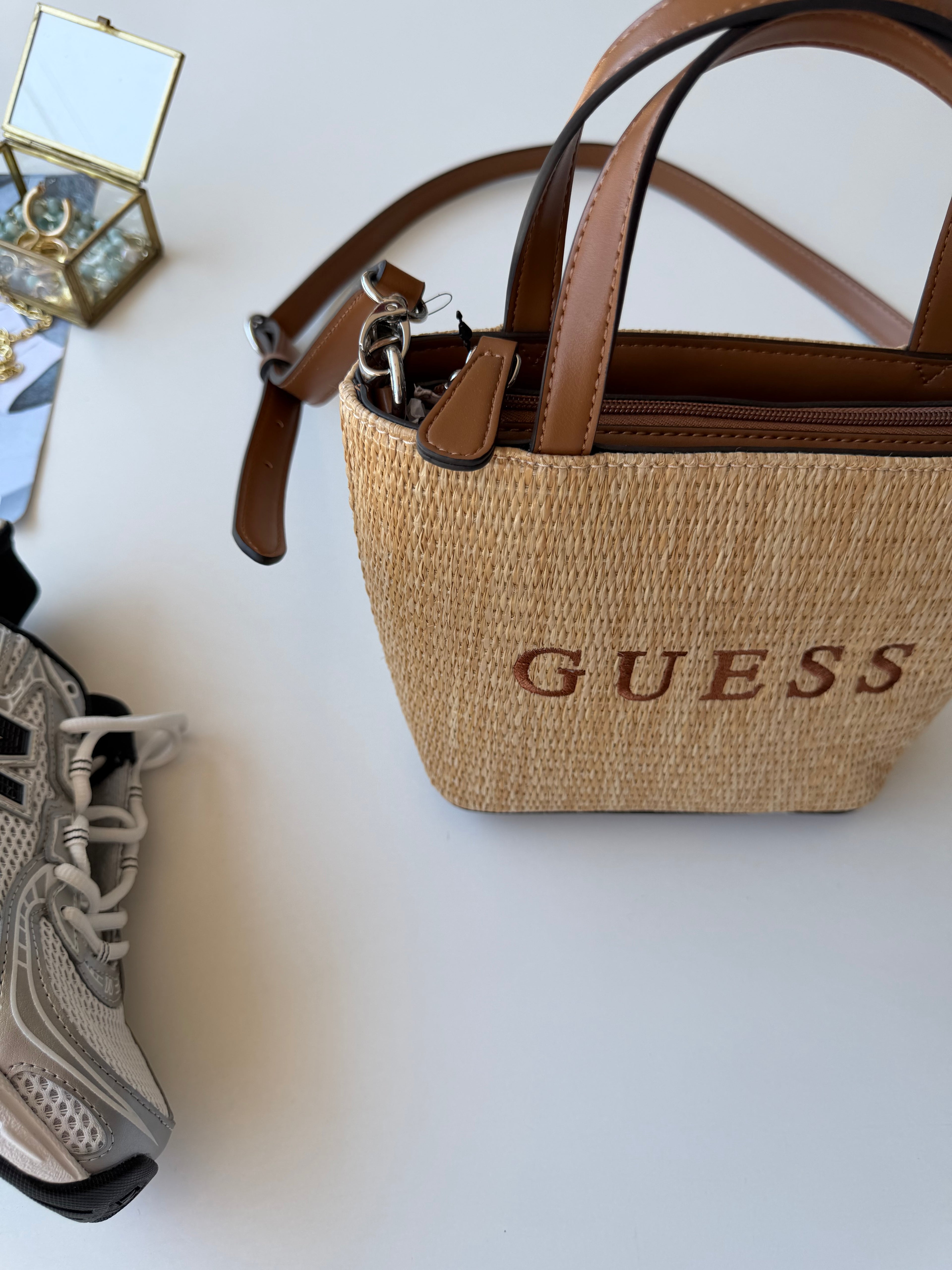 Bolsa Guess mimbre
