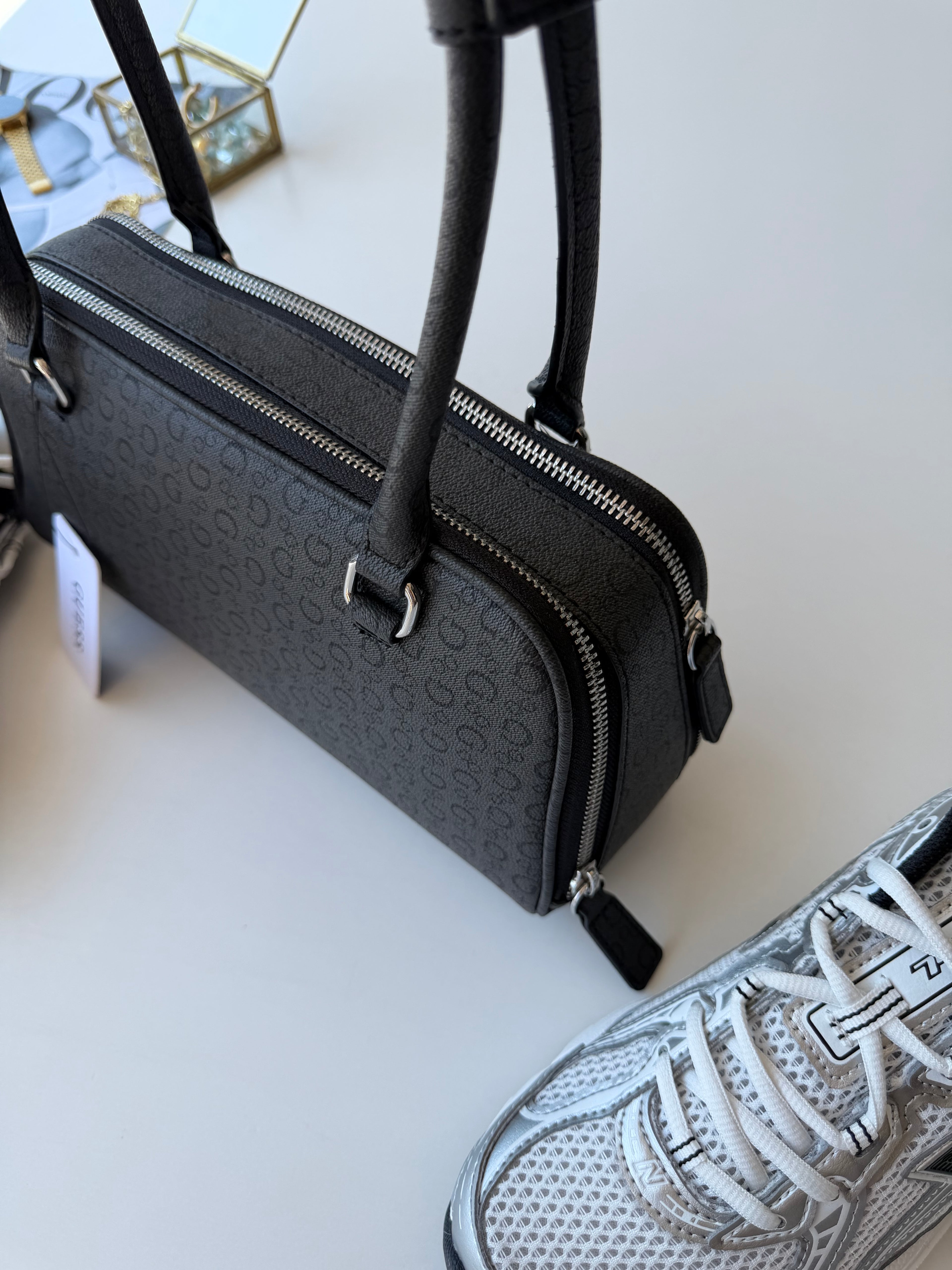 Bolsa baguette Guess