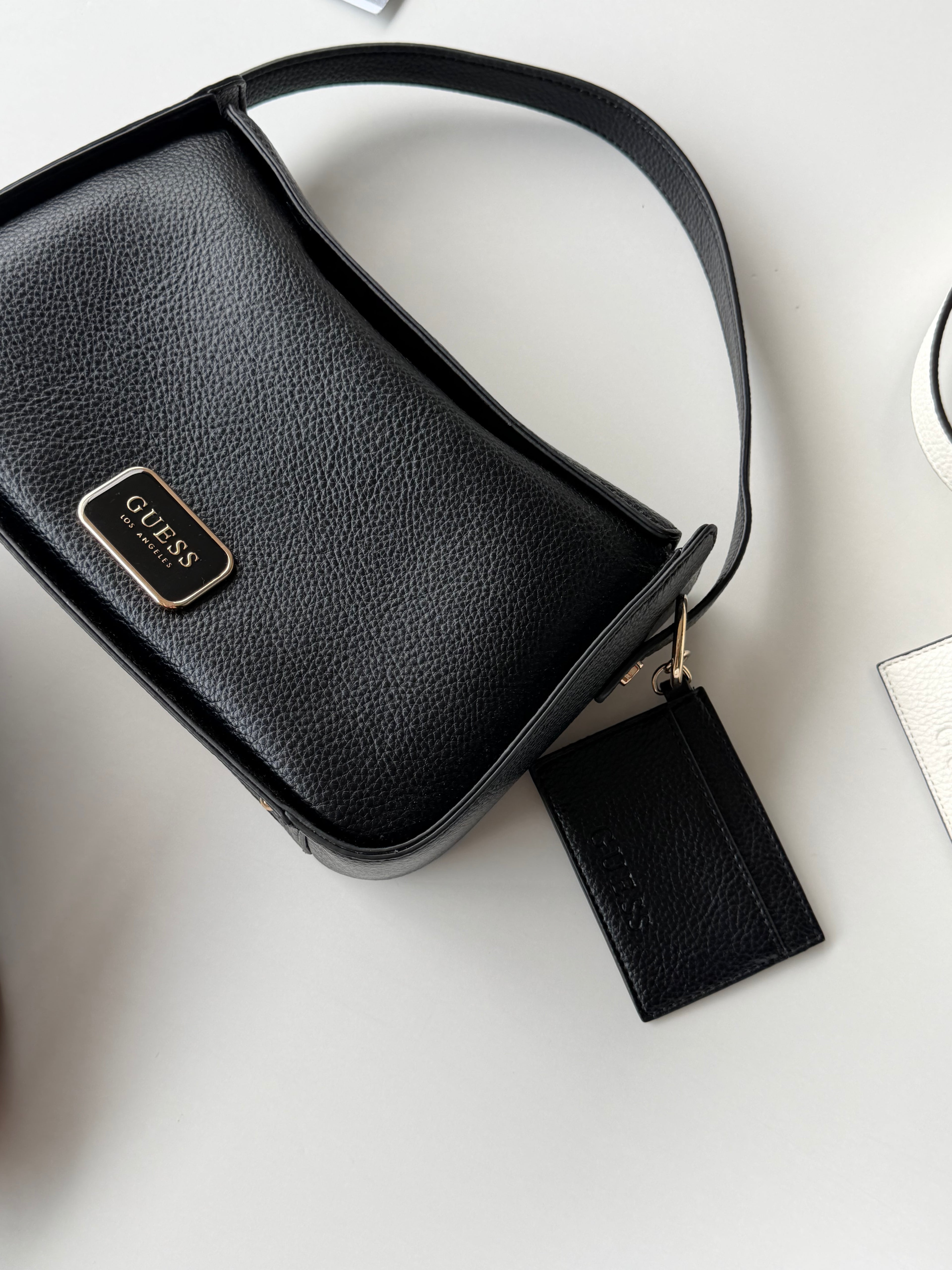 Bolsa shoulder bag Guess con tarjetero