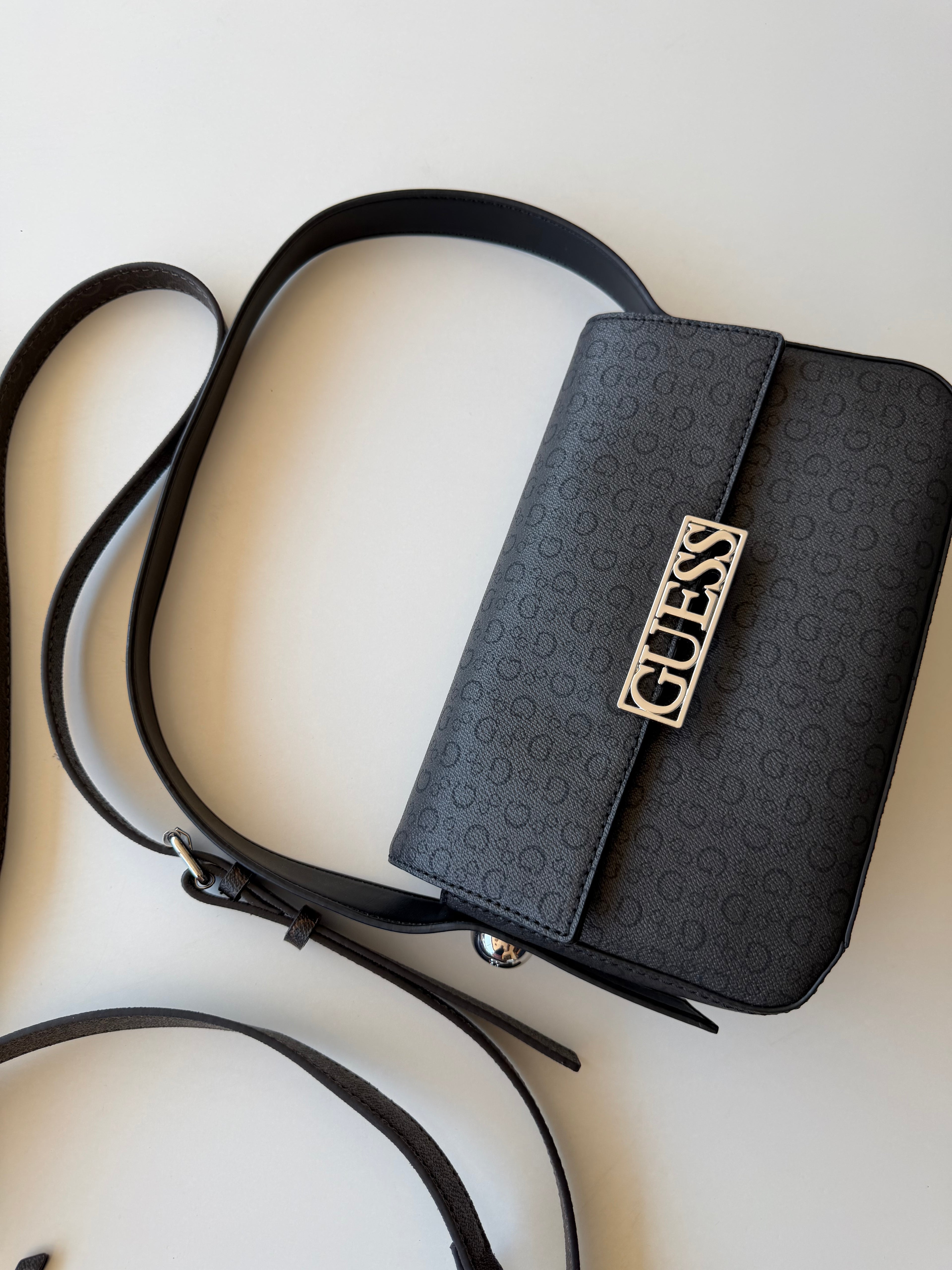 Shoulder bag Guess