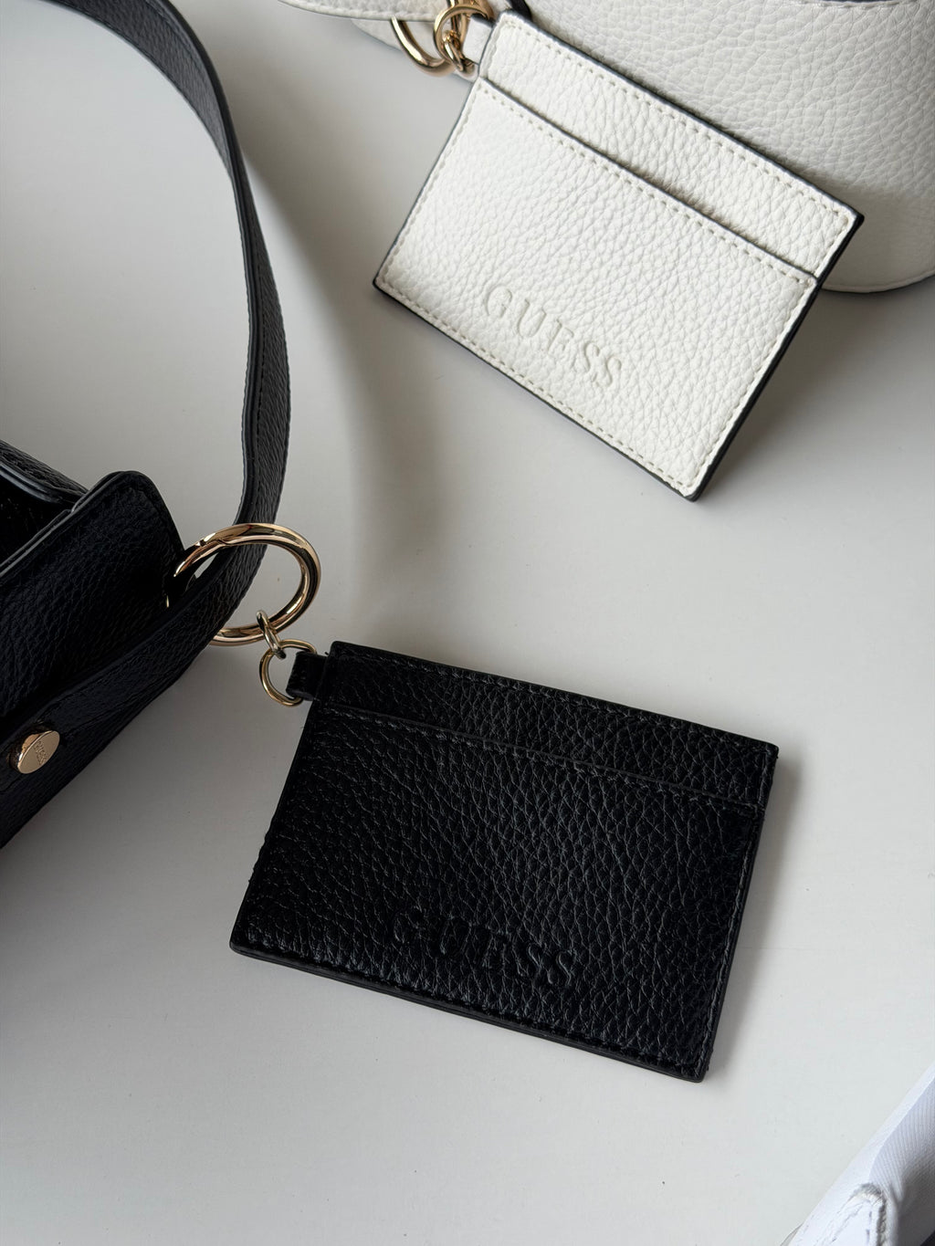 Bolsa shoulder bag Guess con tarjetero