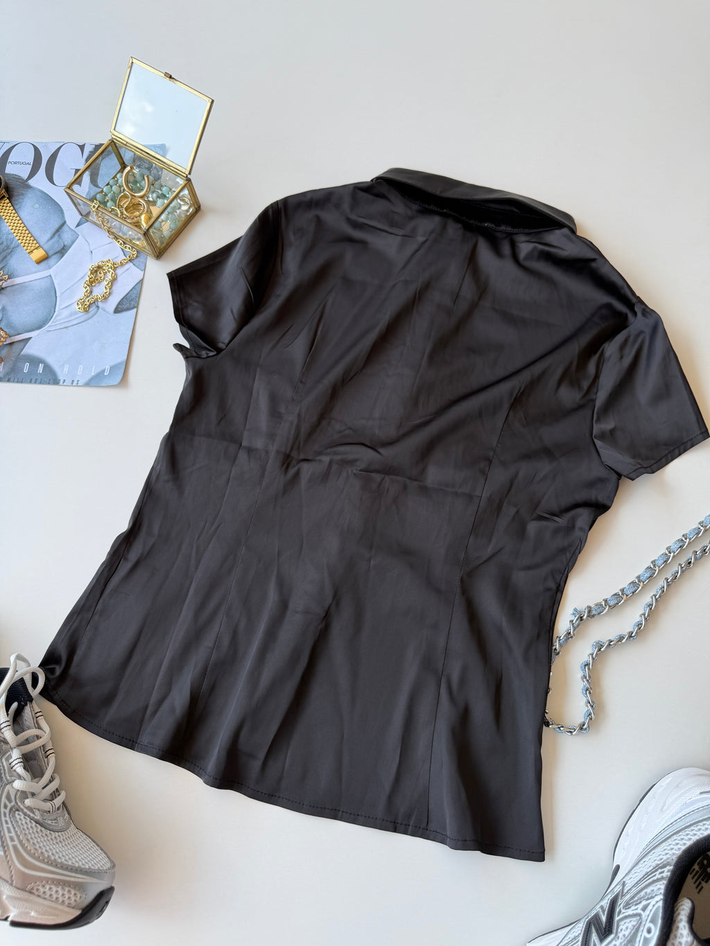 Top satinado Negro