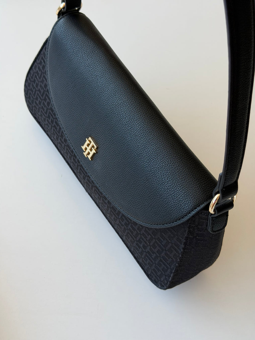 Bolsa shoulder bag Tommy Hilfiger