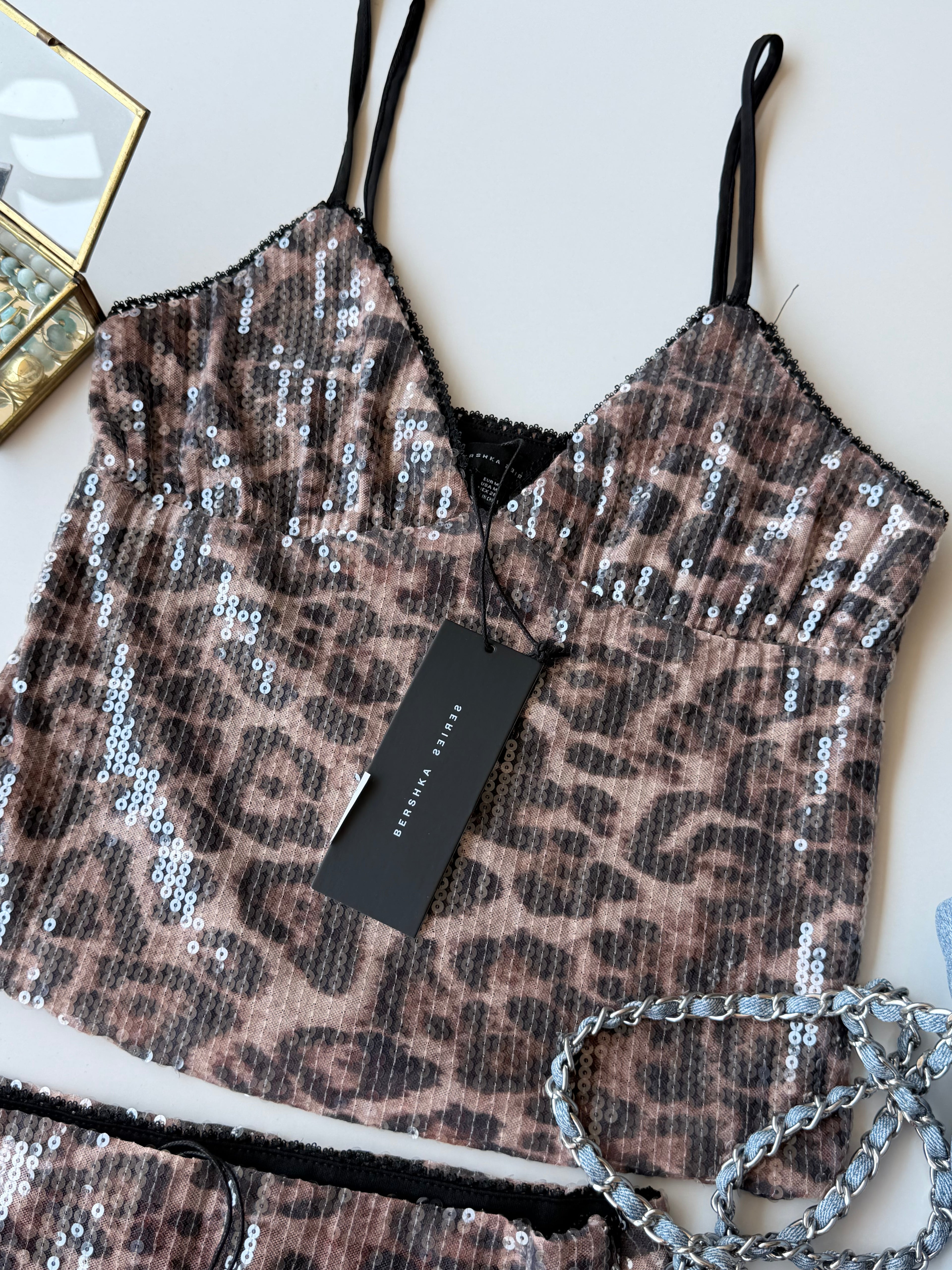 Conjunto BERSHKA de leopardo