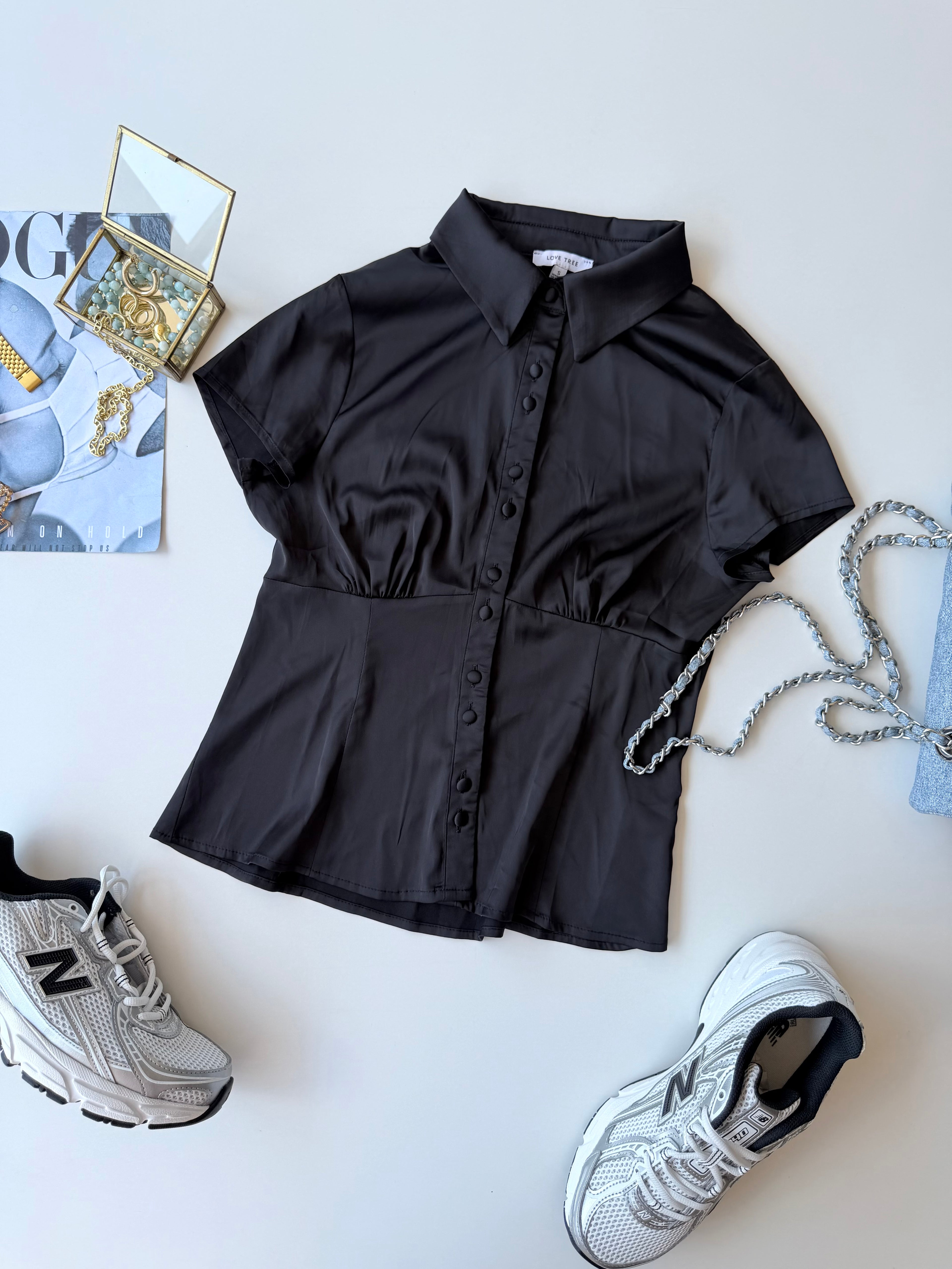 Top satinado Negro