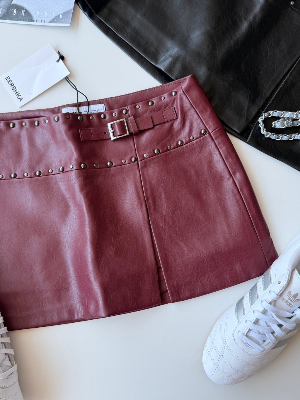 Falda polipiel BERSHKA