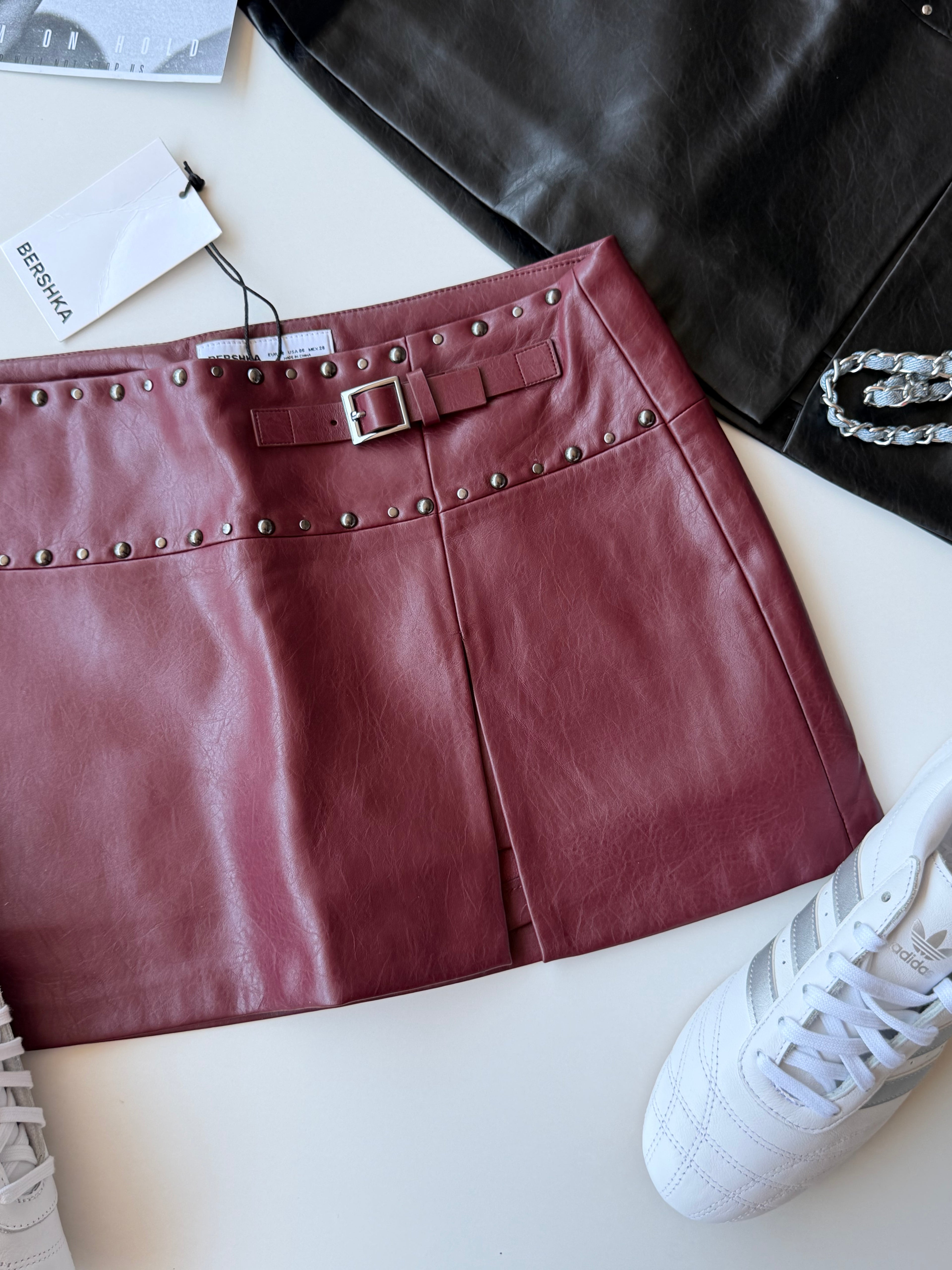 Falda polipiel BERSHKA