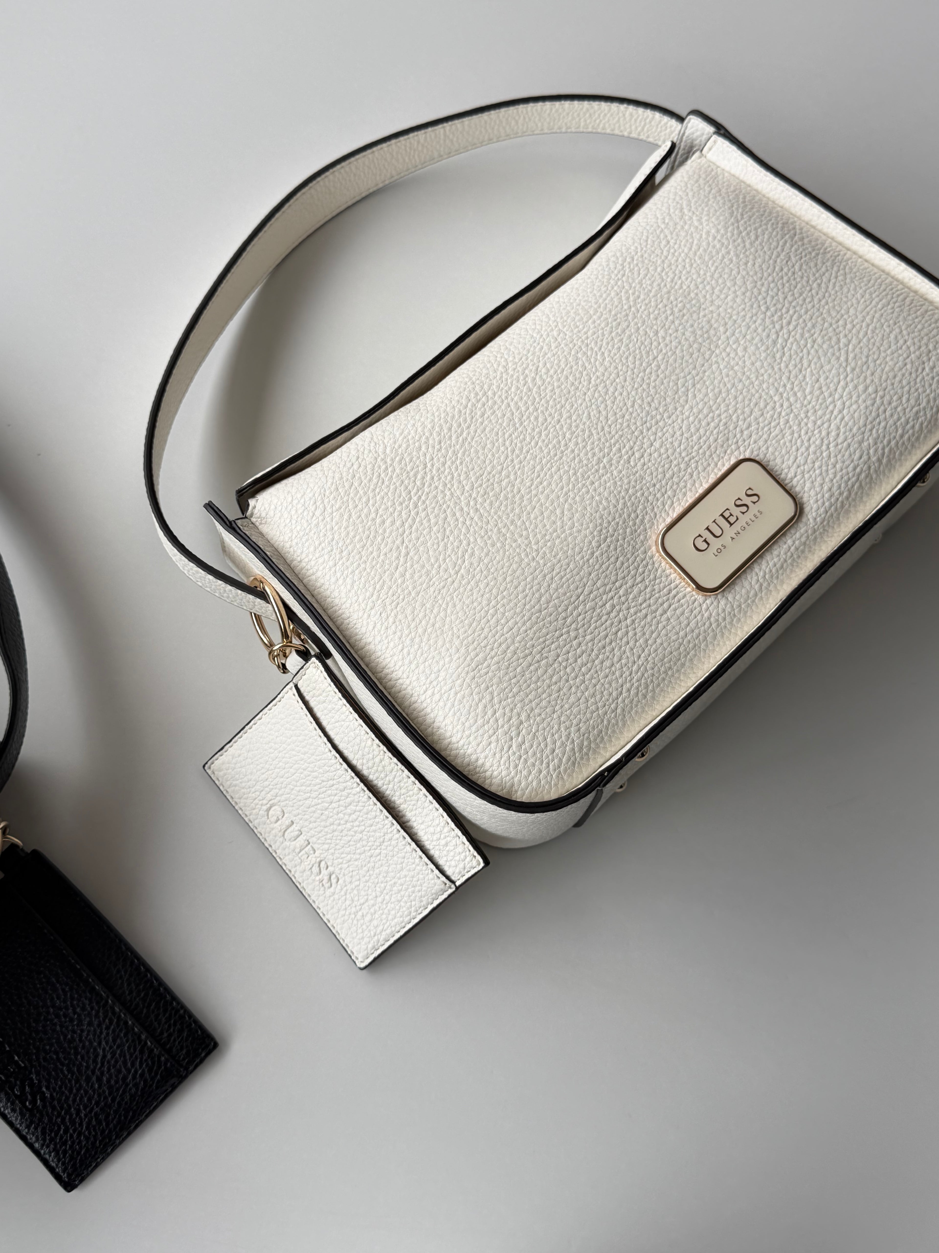 Bolsa shoulder bag Guess con tarjetero